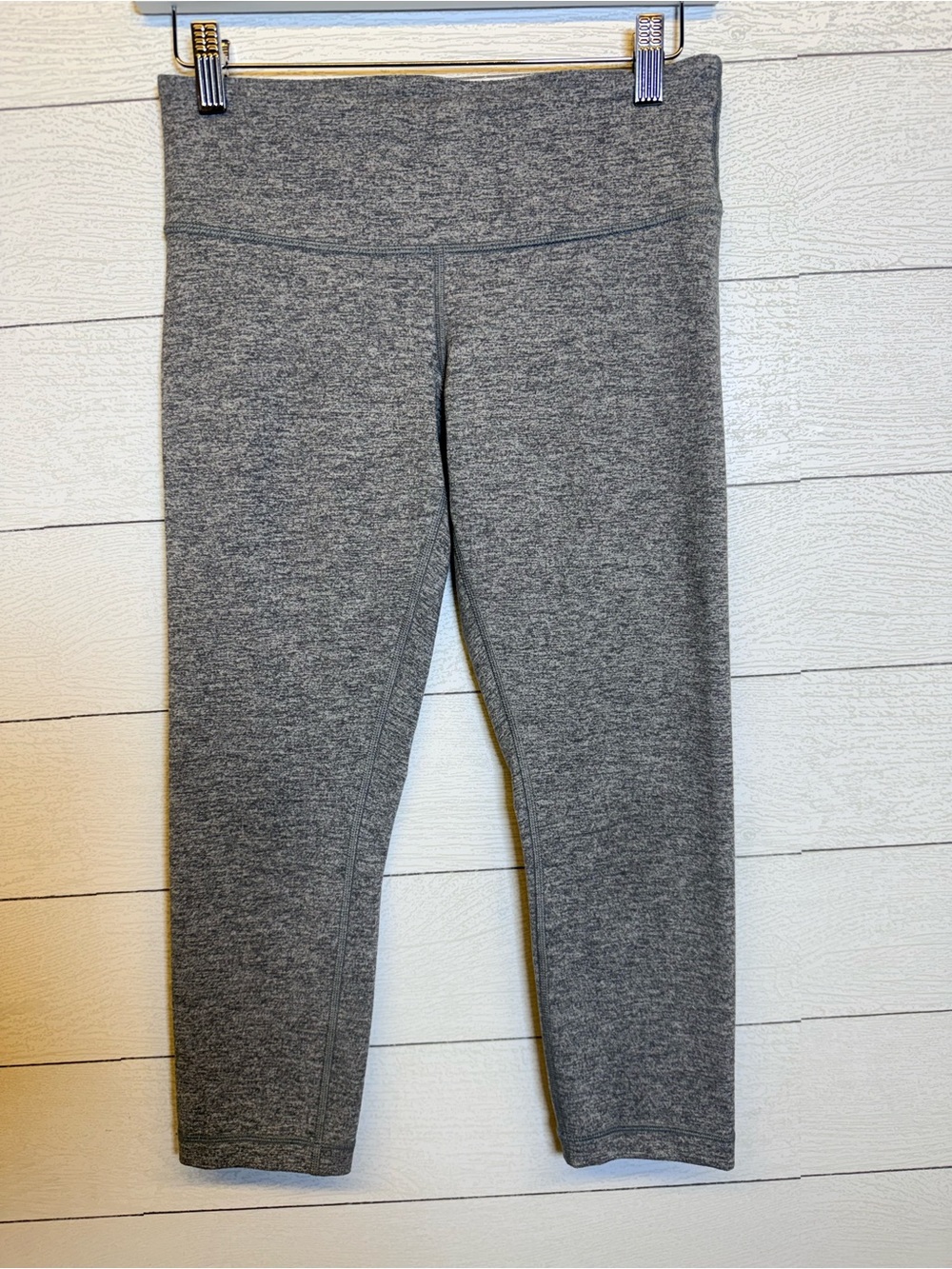 Lululemon Gray Performance Cropped Leggings Size 6